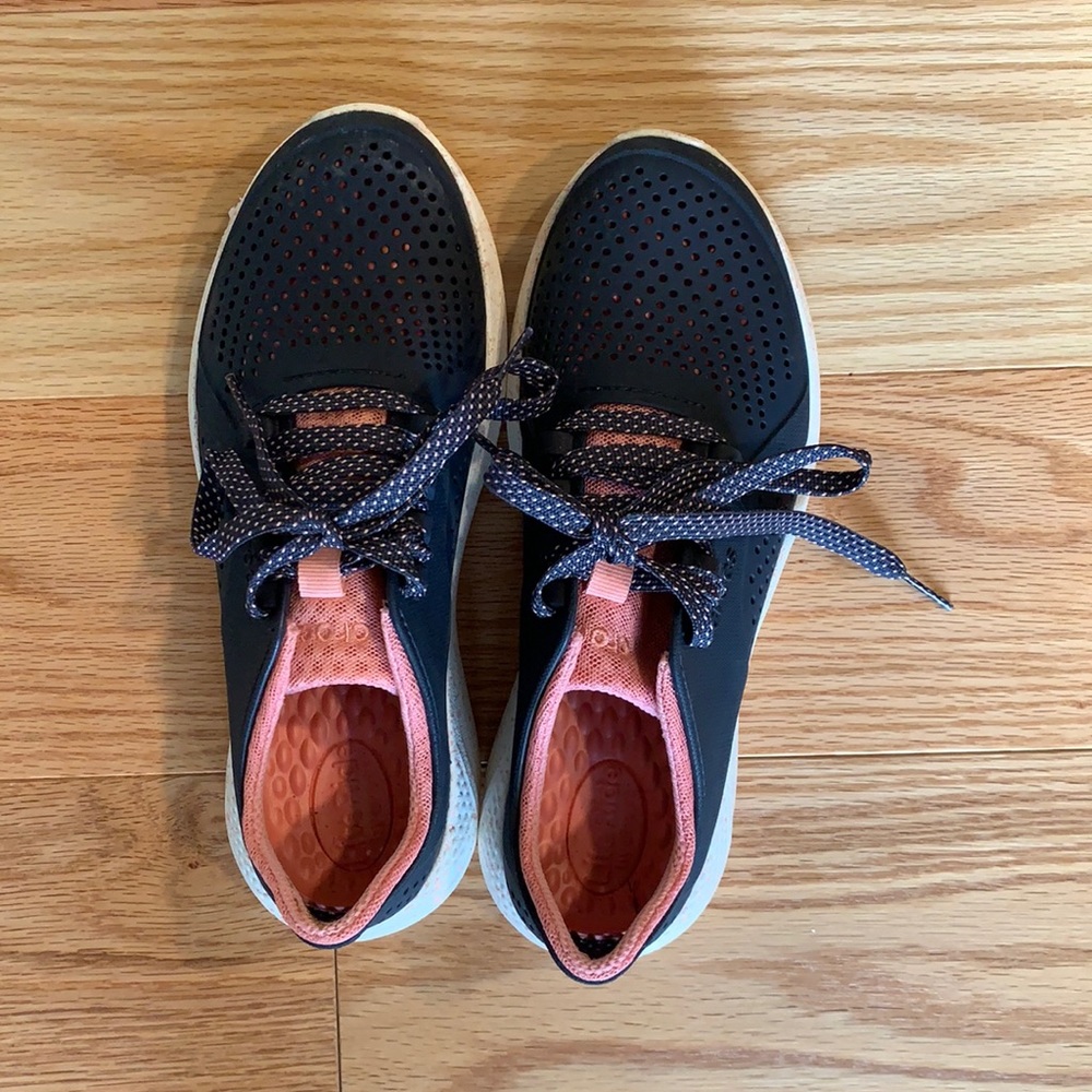 Lite Ride Crocs size 7
